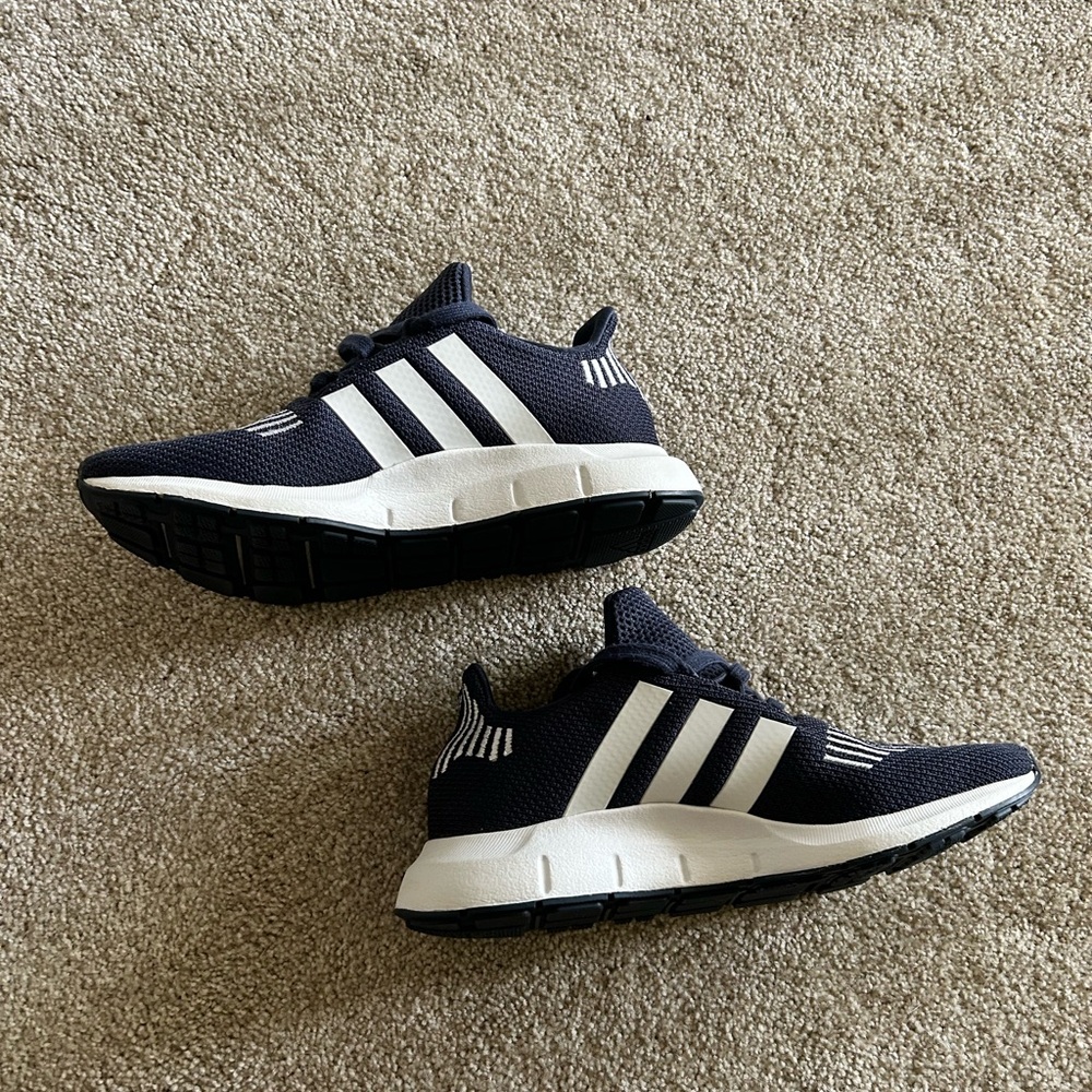 adidas Unisex-Child Swift Running Shoes